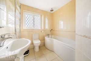 Family Bathroom- click for photo gallery